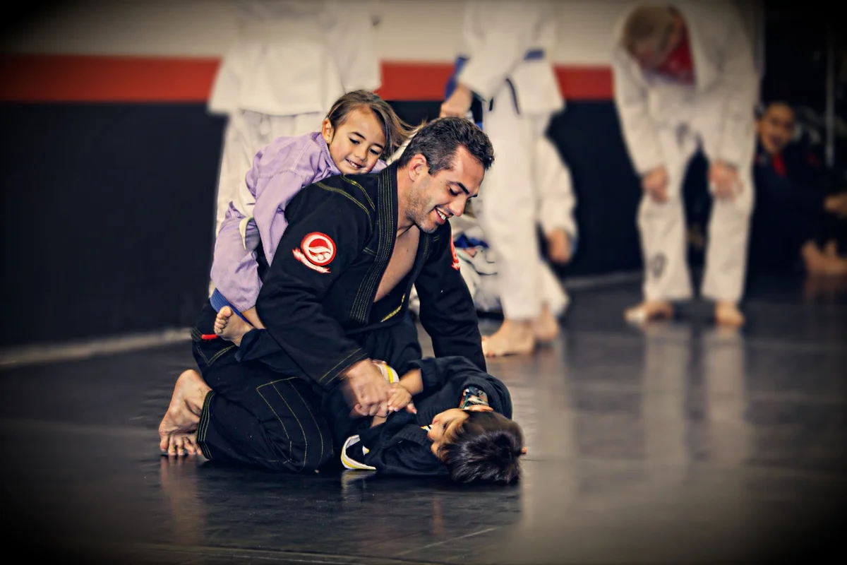 Busy BJJ facility image