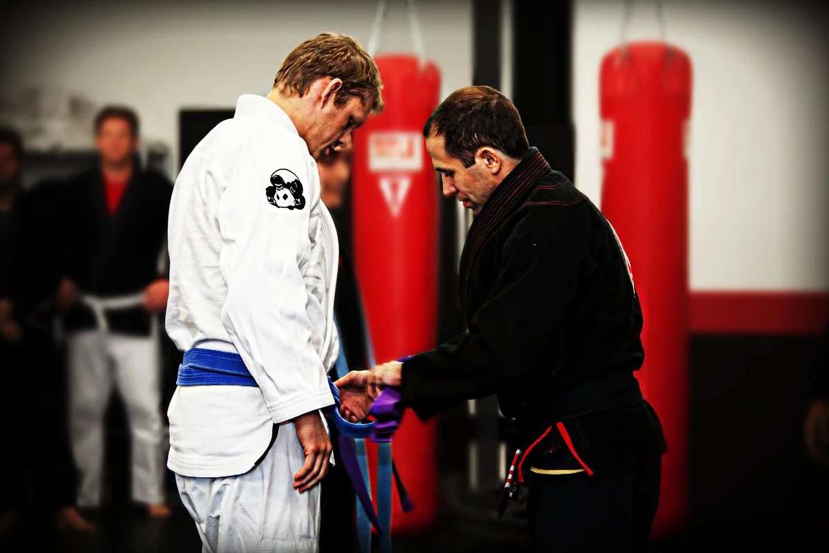 Busy BJJ facility image