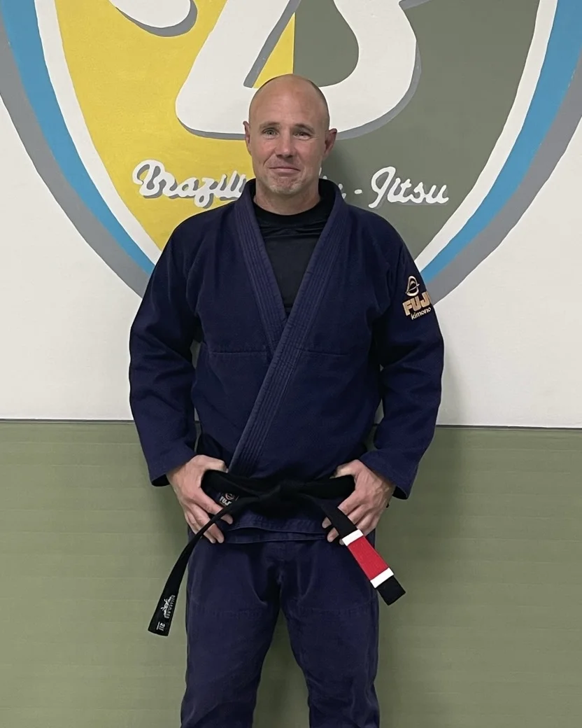 Busy BJJ facility image
