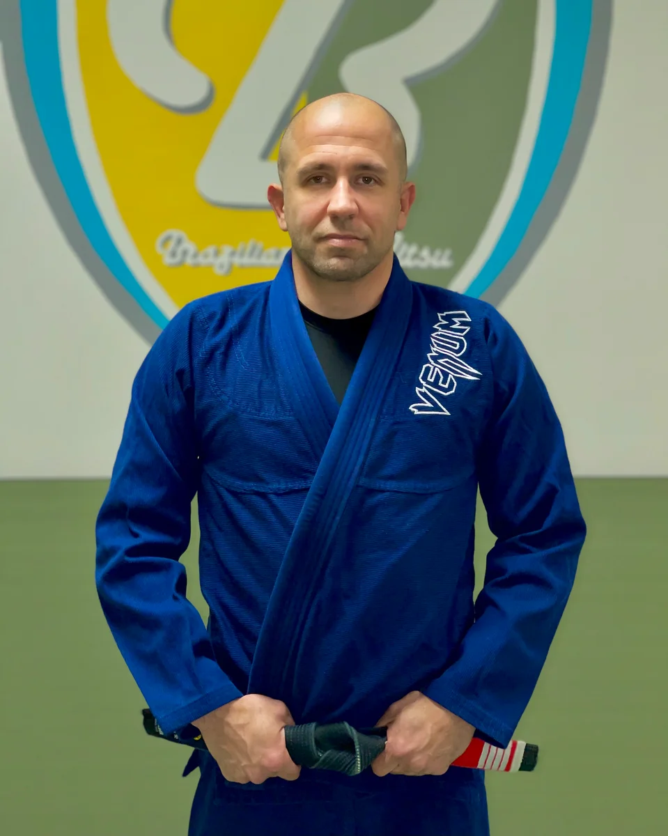 Busy BJJ facility image