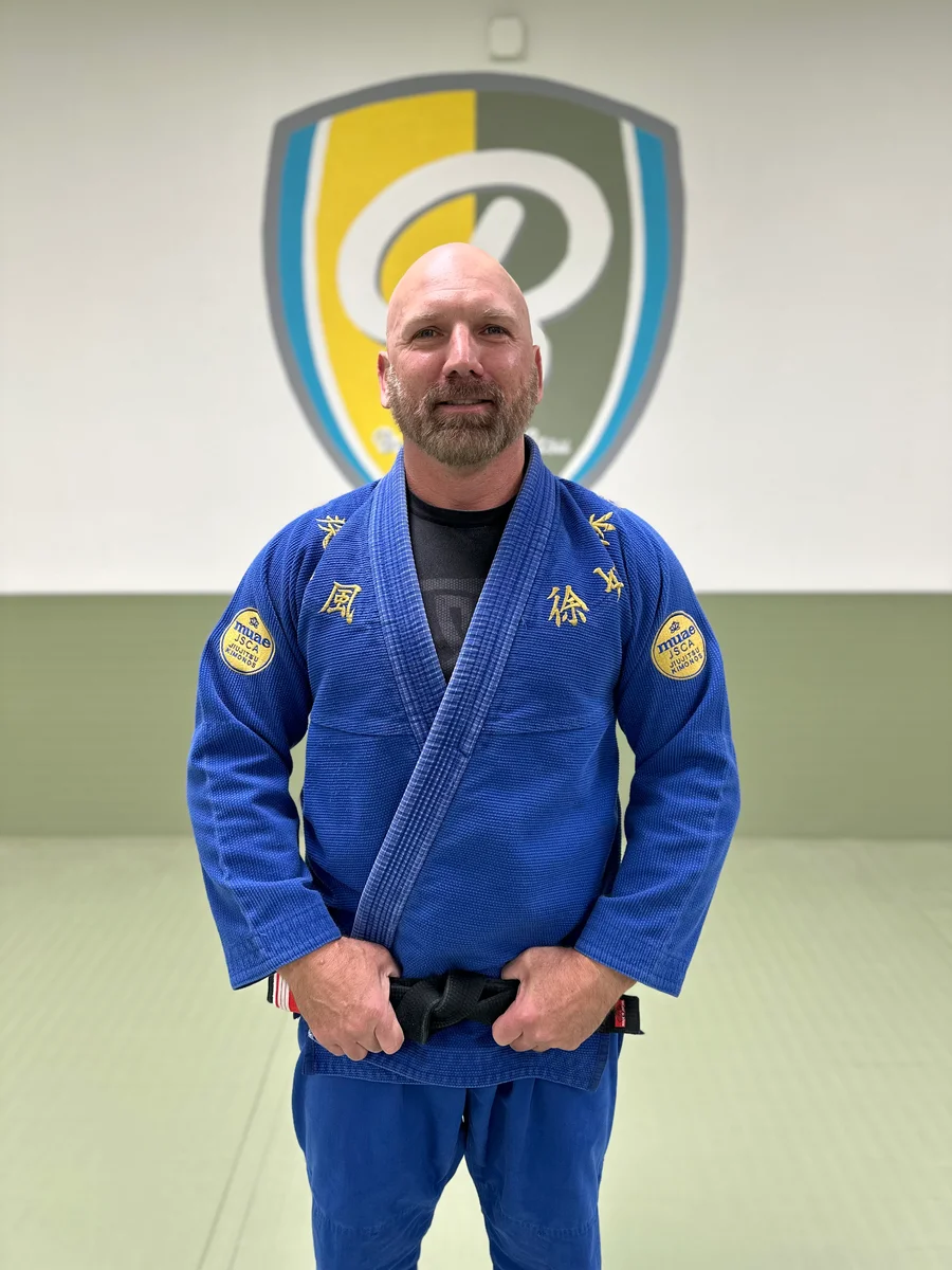 Busy BJJ facility image