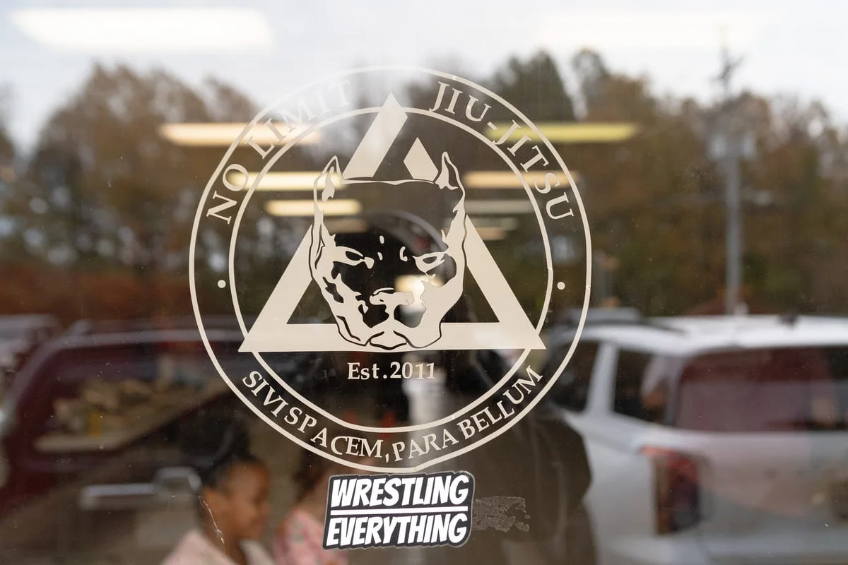 No Limit Combatives academy logo